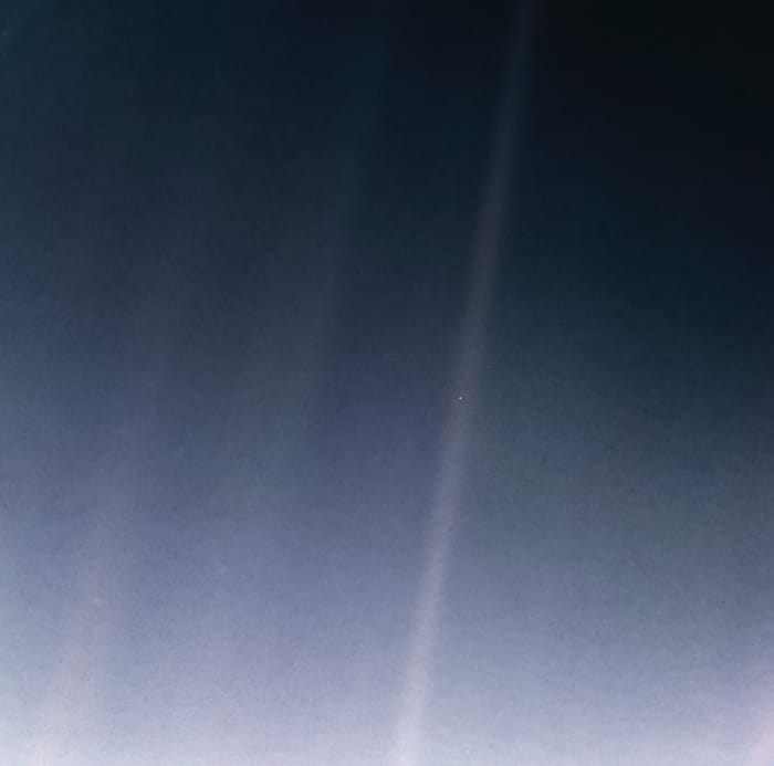 Pale Blue Dot — Solar system